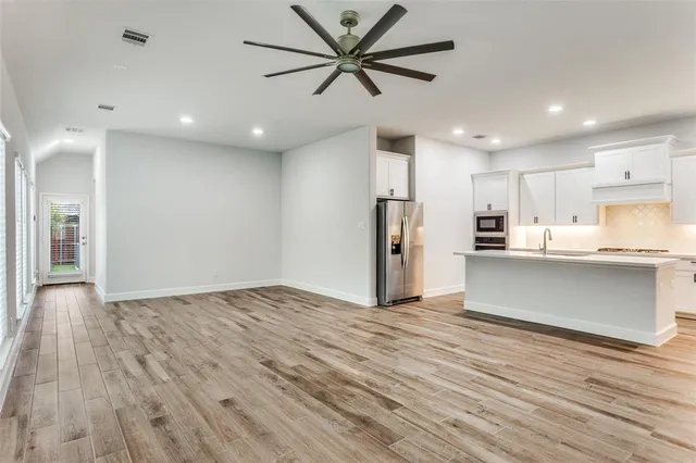 $3,000 | 2121 Eastus Lane, Fort Worth, TX 76008