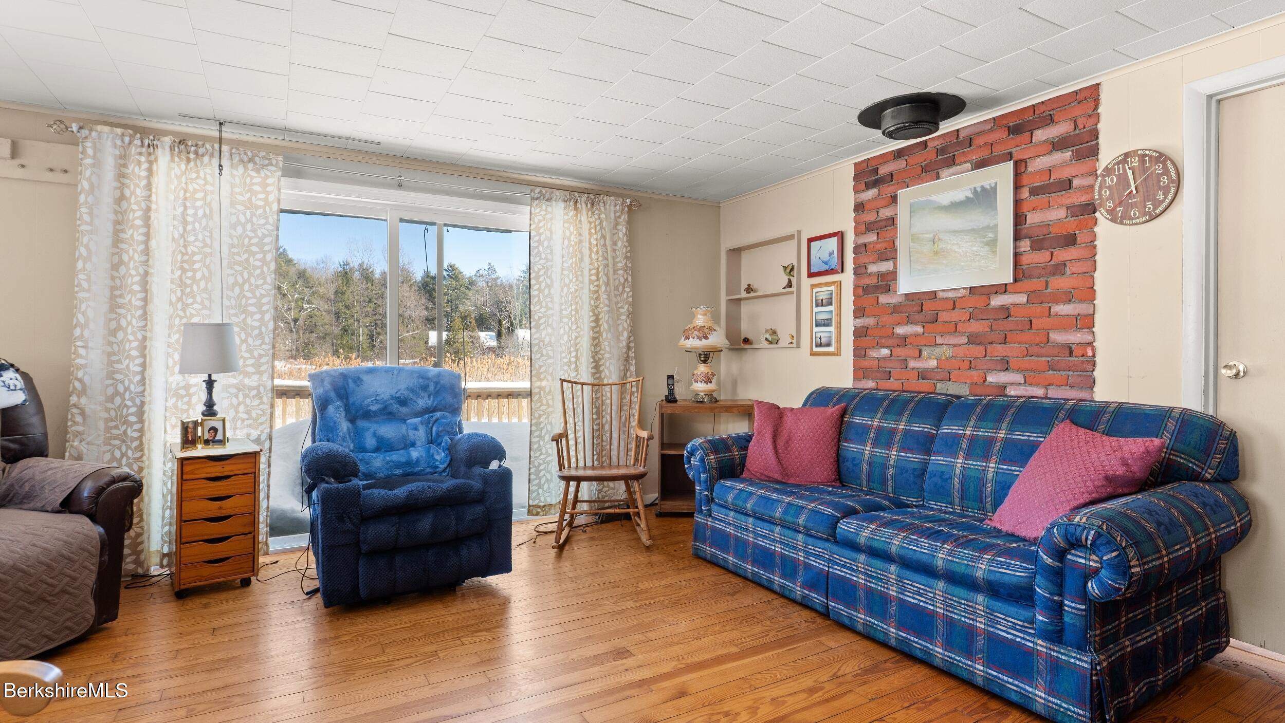 93 South Main Road Otis, MA 01253 - Photo 22 of 27 living room