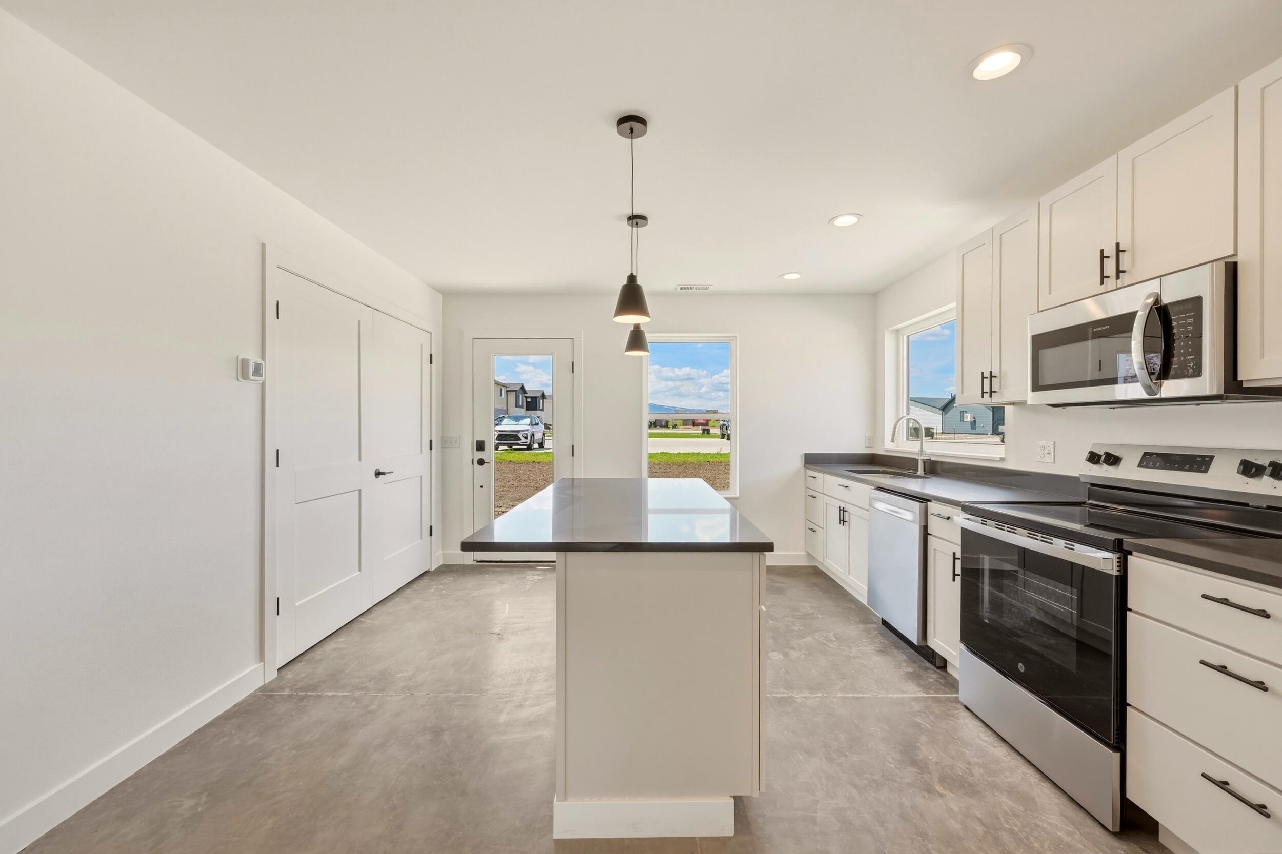 1402 Windsor Drive, Unit G Ranchester, WY 82839 - Photo 9 of 33 1402 windsor 55