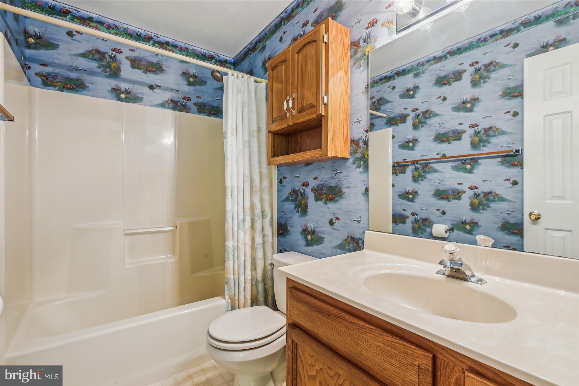 930 Carson Road Huntingtown, MD 20639 - Photo 12 of 18 Hallway Bath