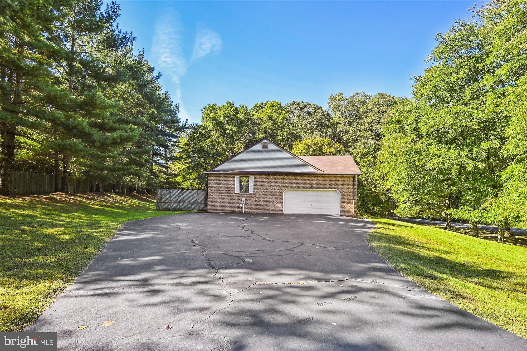 930 Carson Road Huntingtown, MD 20639 - Photo 4 of 18 Driveway-2 Car Garage