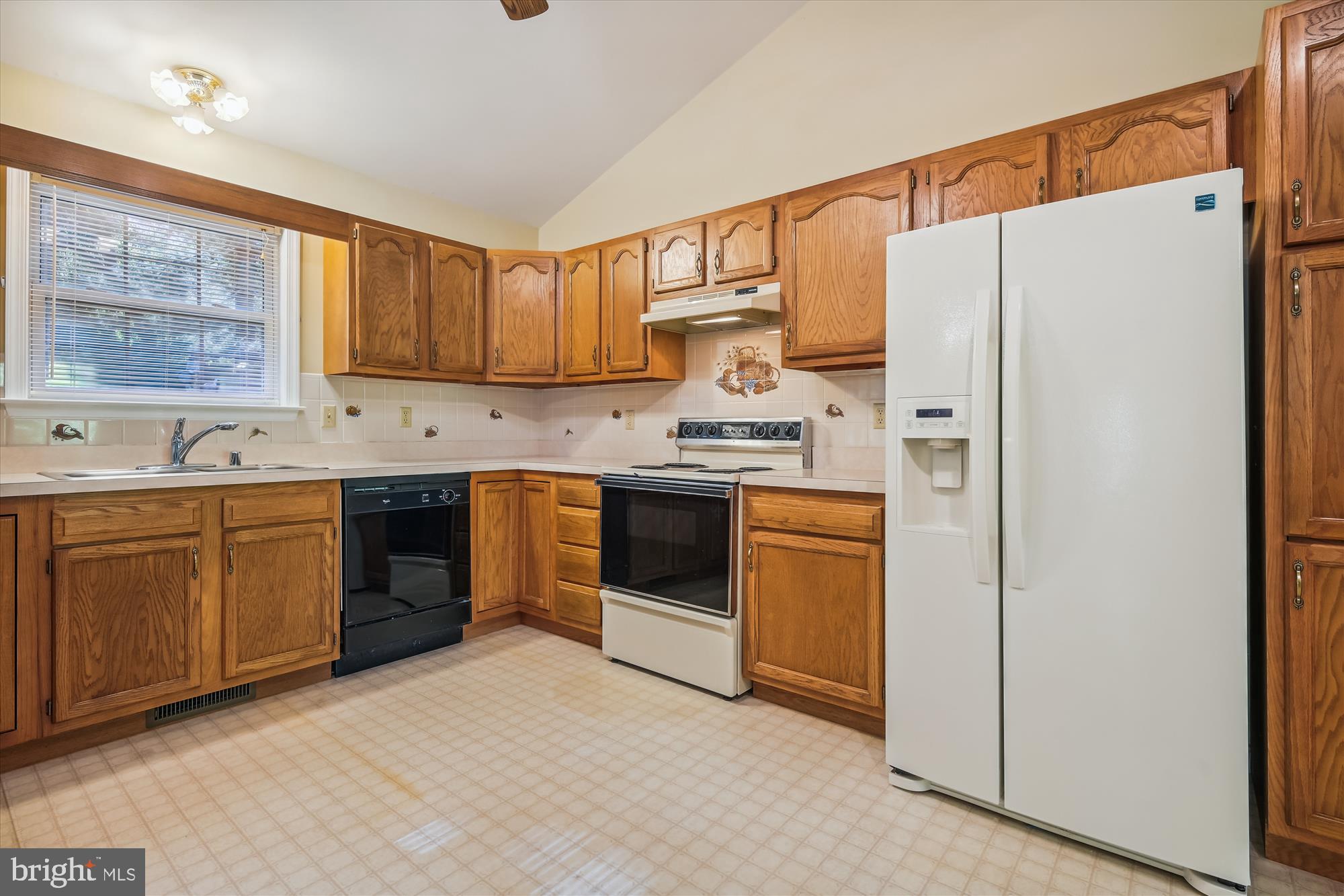 930 Carson Road Huntingtown, MD 20639 - Photo 6 of 18 Kitchen