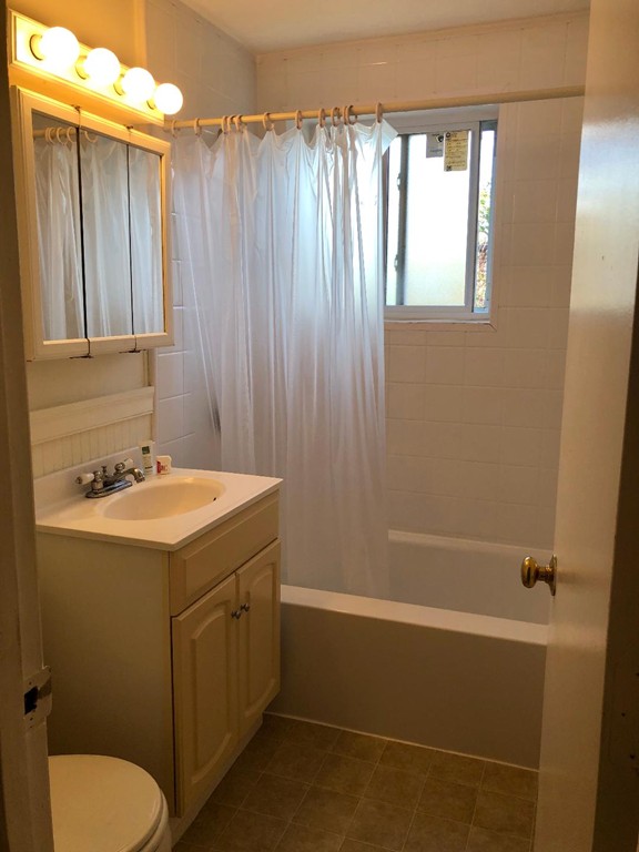 42 Westgate Road, Unit 5 Boston, MA 02467 - Photo 4 of 6