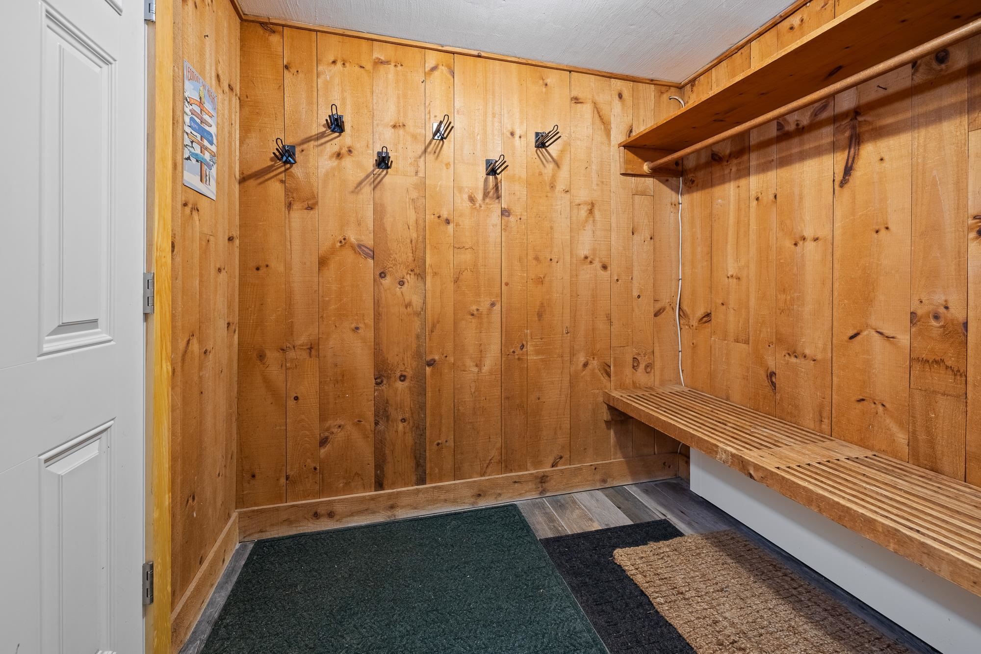 16 Old Farm Road, Unit 4 Winhall, VT 05340 - Photo 4 of 36