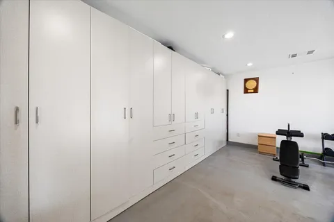 a view of a livingroom with furniture