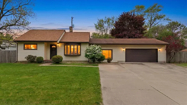 $215,000 | 3350 Pearl Drive, Monroe, MI 48162