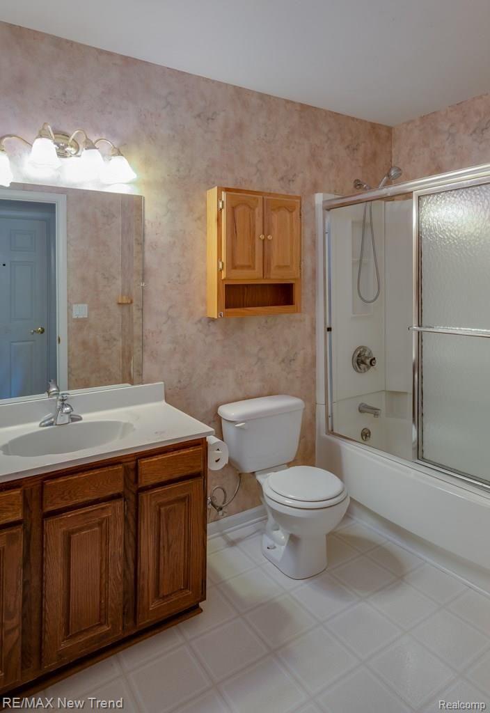35962 Fredericksburg Road Farmington, MI 48331 - Photo 17 of 21 TP-20170722-0032-ENF-Reduced.JPG