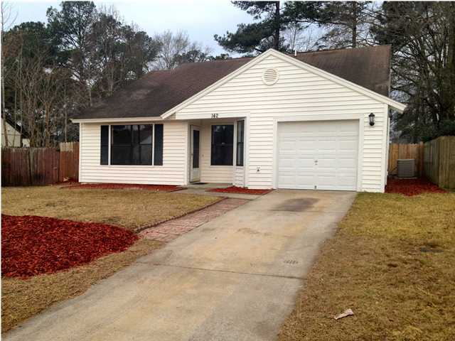 142 Lancashire Road Summerville, SC 29486 - Photo 1 of 4 Primary Photo