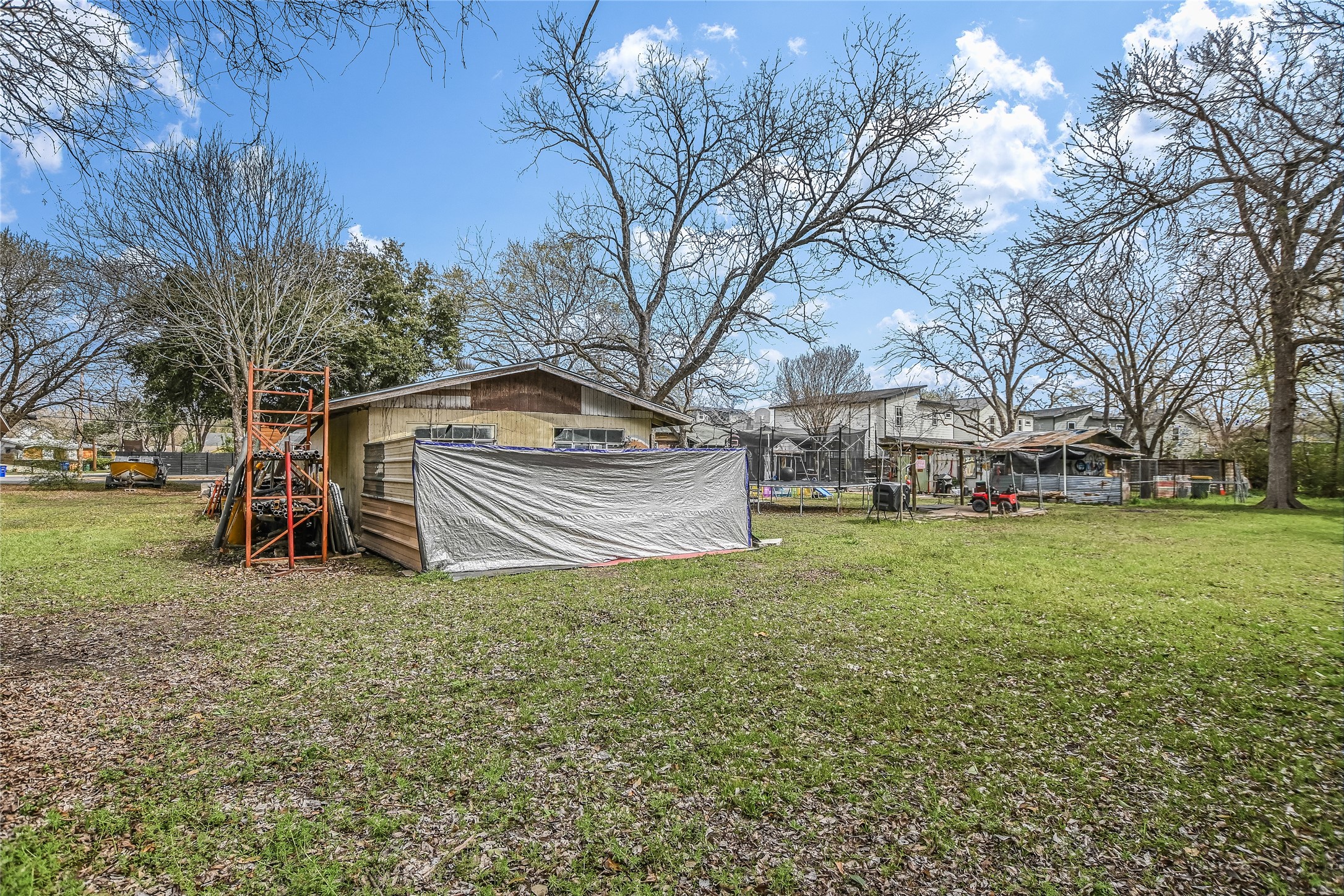 5405 Prock Lane Austin, TX 78721 - Photo 11 of 13