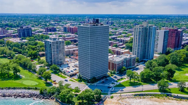 $114,900 | 6700 South South Shore Drive, Unit 25K, Chicago, IL 60649