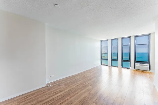 $114,900 | 6700 South South Shore Drive, Unit 25K, Chicago, IL 60649