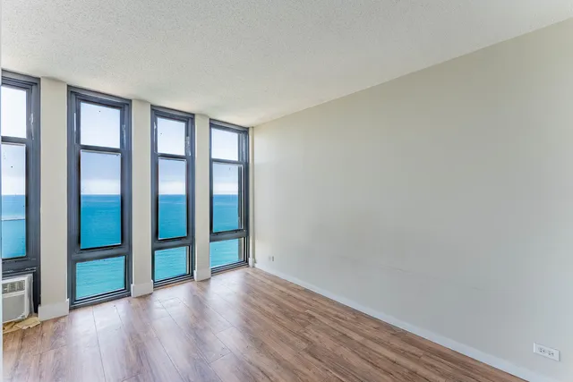 $114,900 | 6700 South South Shore Drive, Unit 25K, Chicago, IL 60649