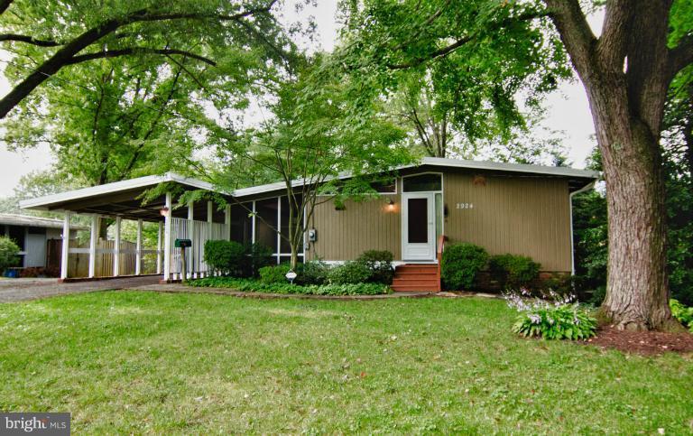 2924 Meadow View Road Falls Church, VA 22042 - Photo 1 of 19 Exterior (Front)