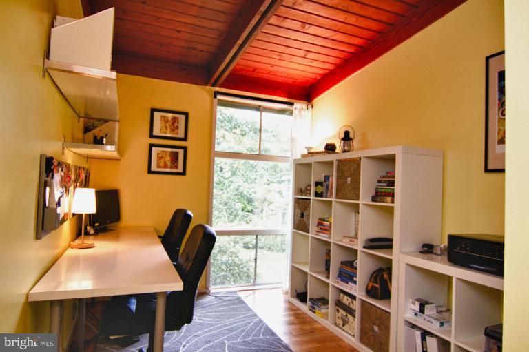 2924 Meadow View Road Falls Church, VA 22042 - Photo 5 of 19 Interior (General)