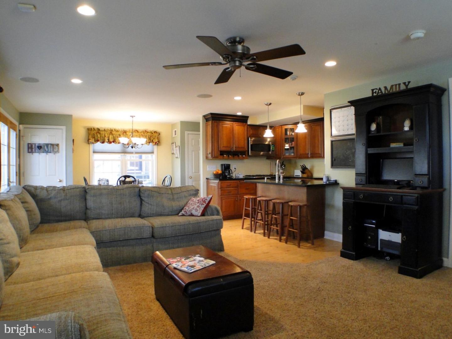 27 White Oak Road Springfield, PA 19064 - Photo 4 of 25 Great Room
