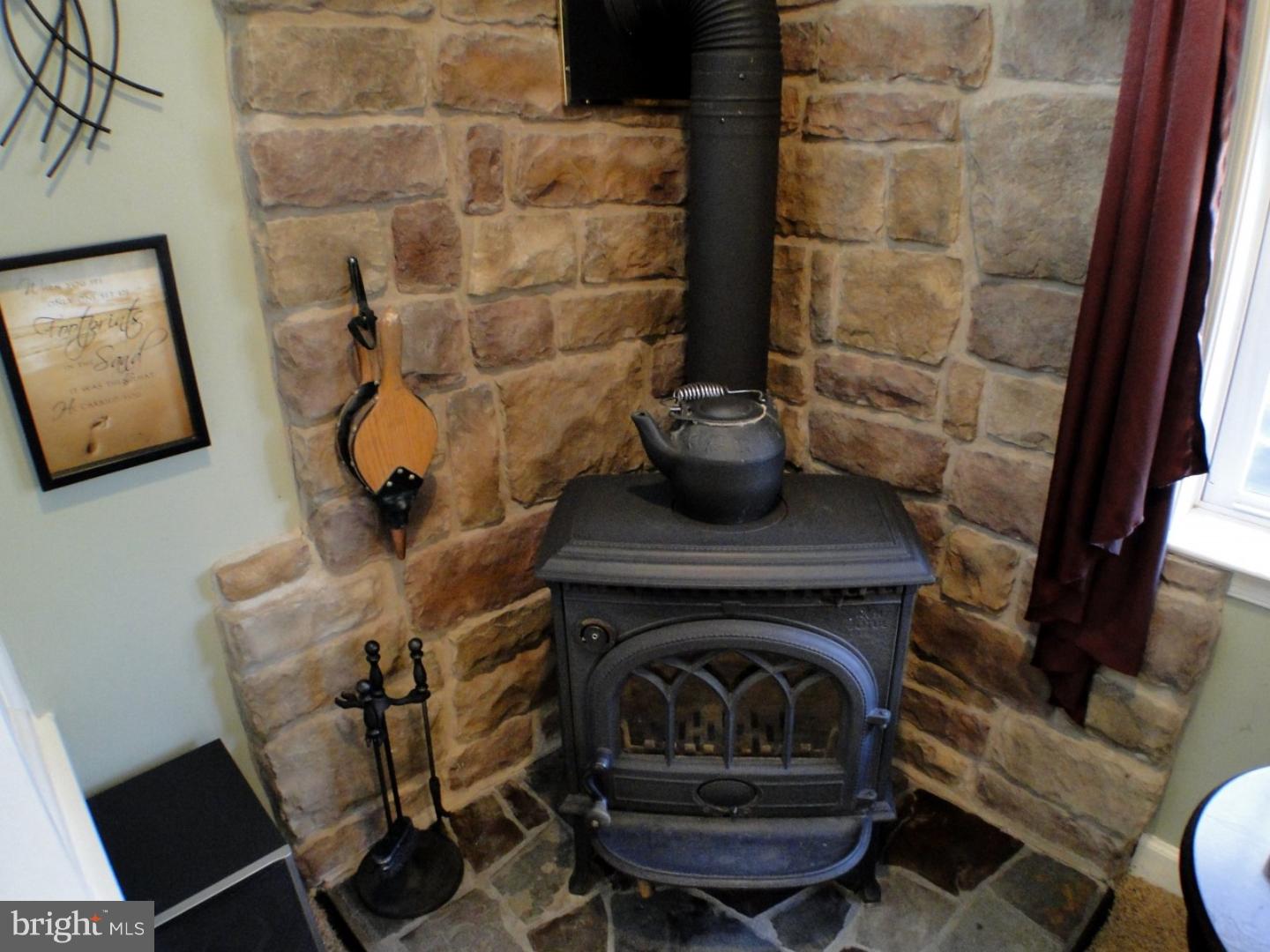 27 White Oak Road Springfield, PA 19064 - Photo 5 of 25 Great Room