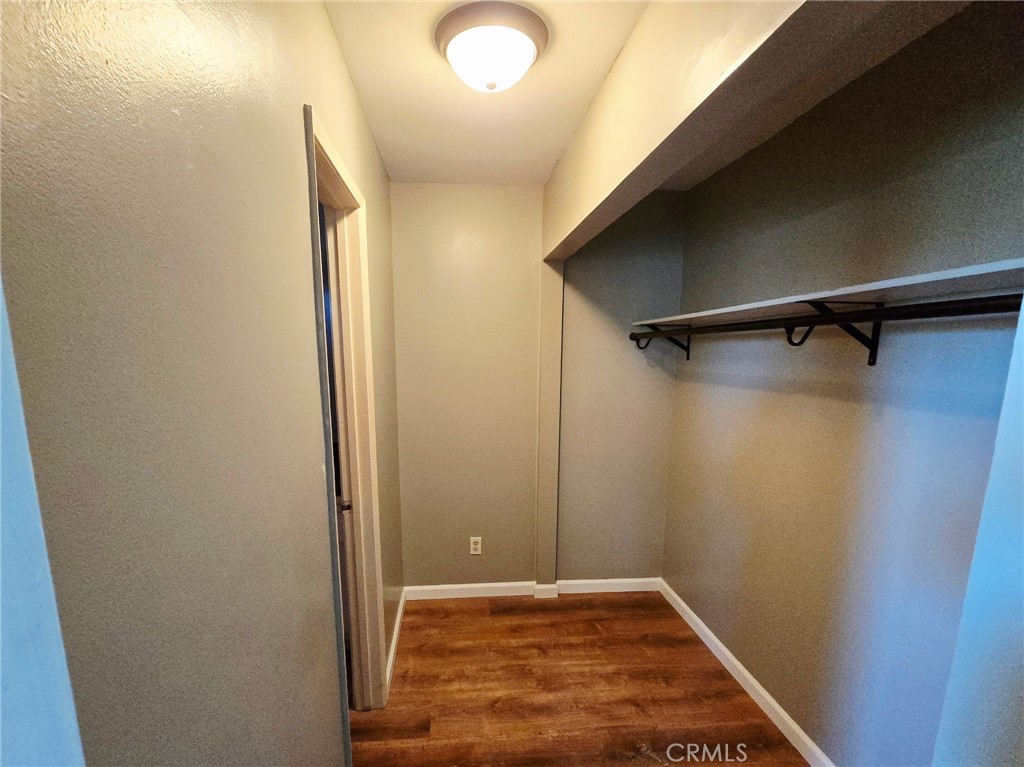 20221-20221 Modoc Road Apple Valley, CA 92308 - Photo 12 of 23 a view of room