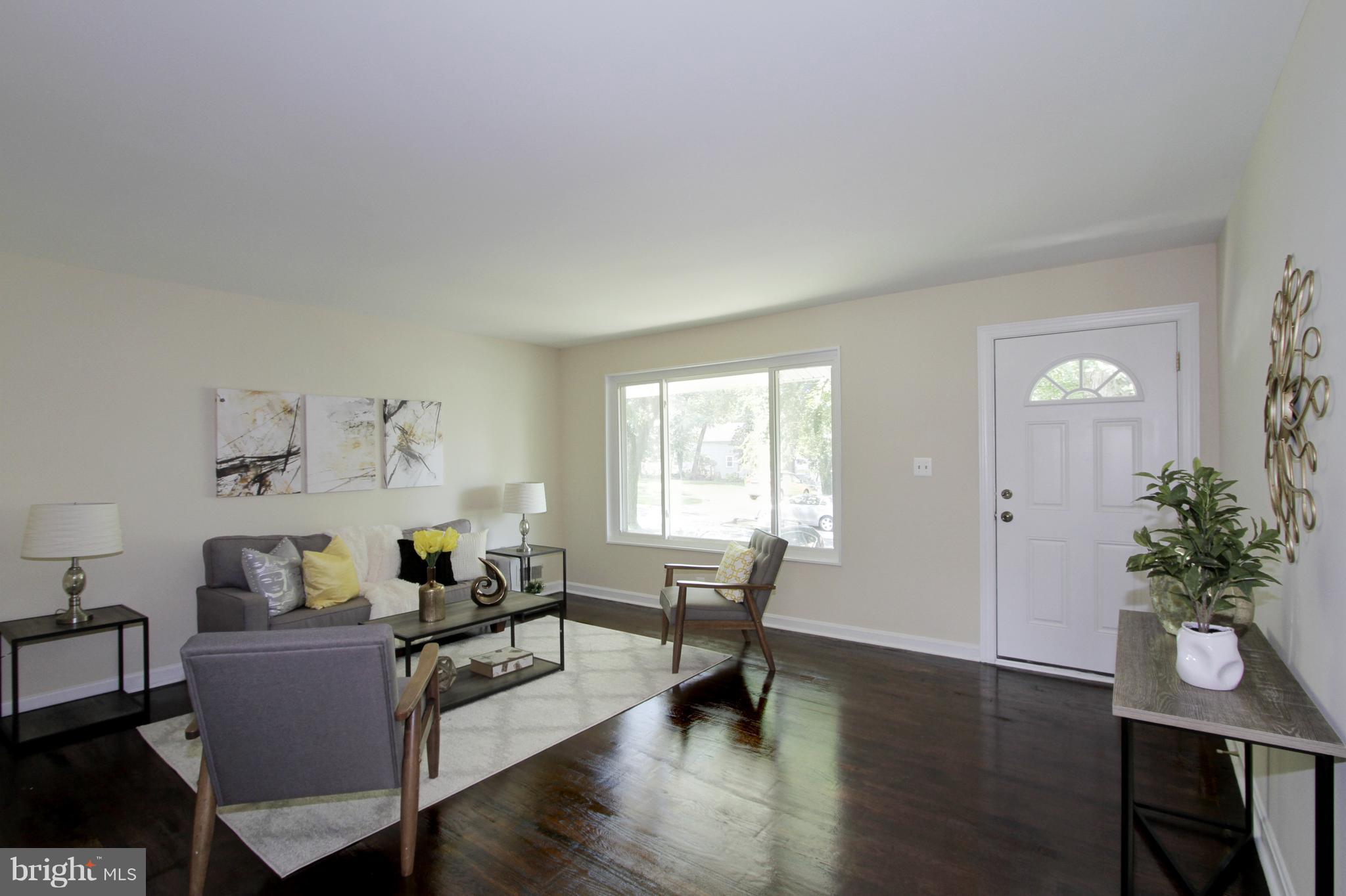 11013 Horde Street Silver Spring, MD 20902 - Photo 4 of 29 Living Room