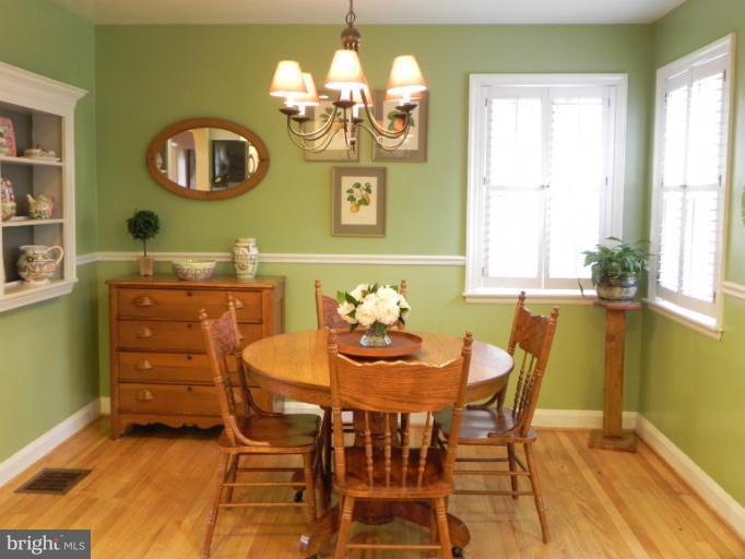 1102 Litchfield Road Baltimore, MD 21239 - Photo 12 of 26 Dining Room