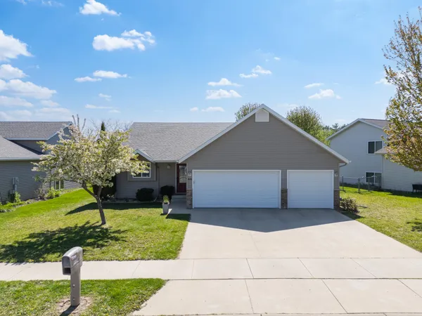 $345,000 | 4126 Trumpeter Dr S East, Rochester, MN 55904