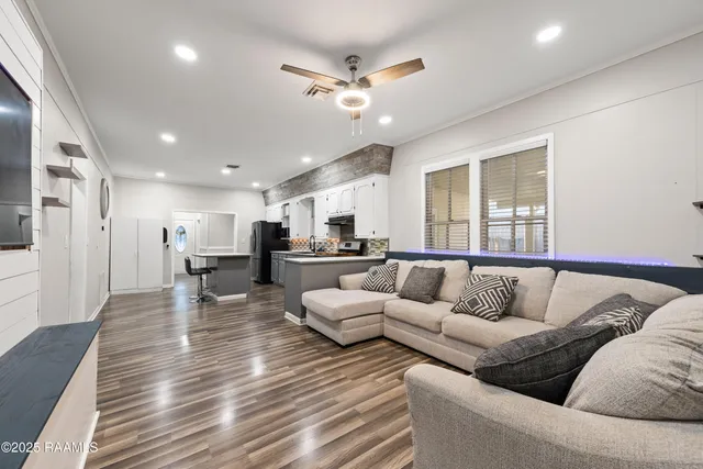 $179,500 | 1404 South Marie Street, Rayne, LA 70578