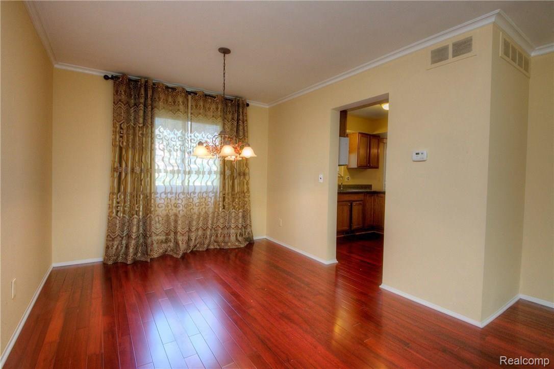 7458 Kingsbridge Road Canton, MI 48187 - Photo 9 of 39 9 Dining.jpg