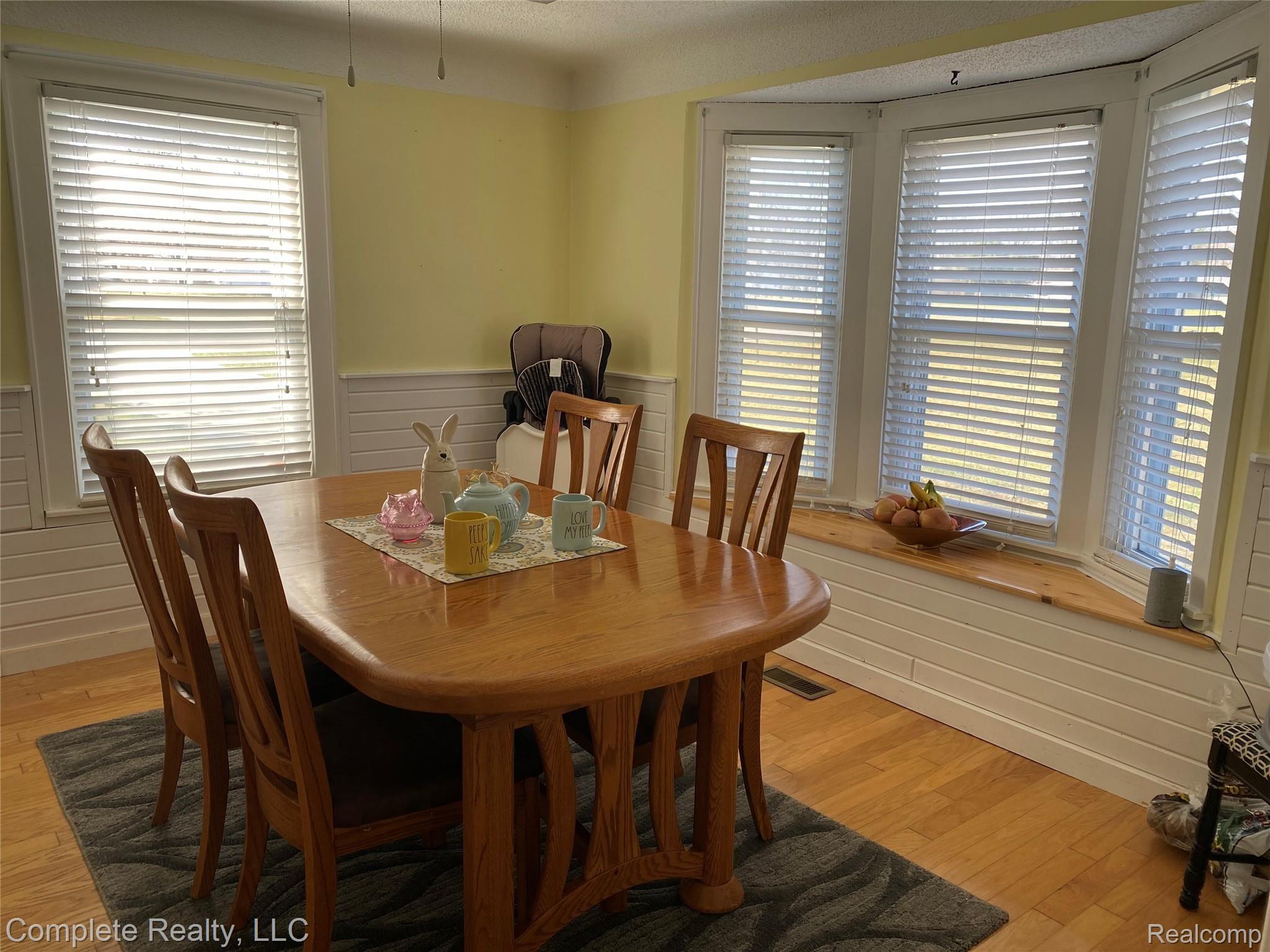 5447 Lapeer Road Burton, MI 48509 - Photo 4 of 61 2021-04-02 12.21