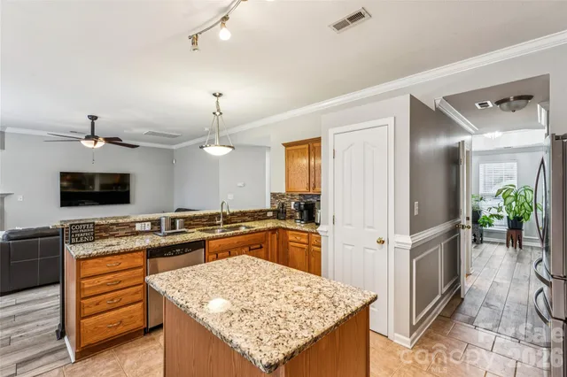 $385,000 | 610 Grantham Lane, Charlotte, NC 28262