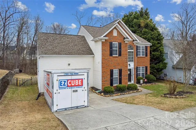 $385,000 | 610 Grantham Lane, Charlotte, NC 28262