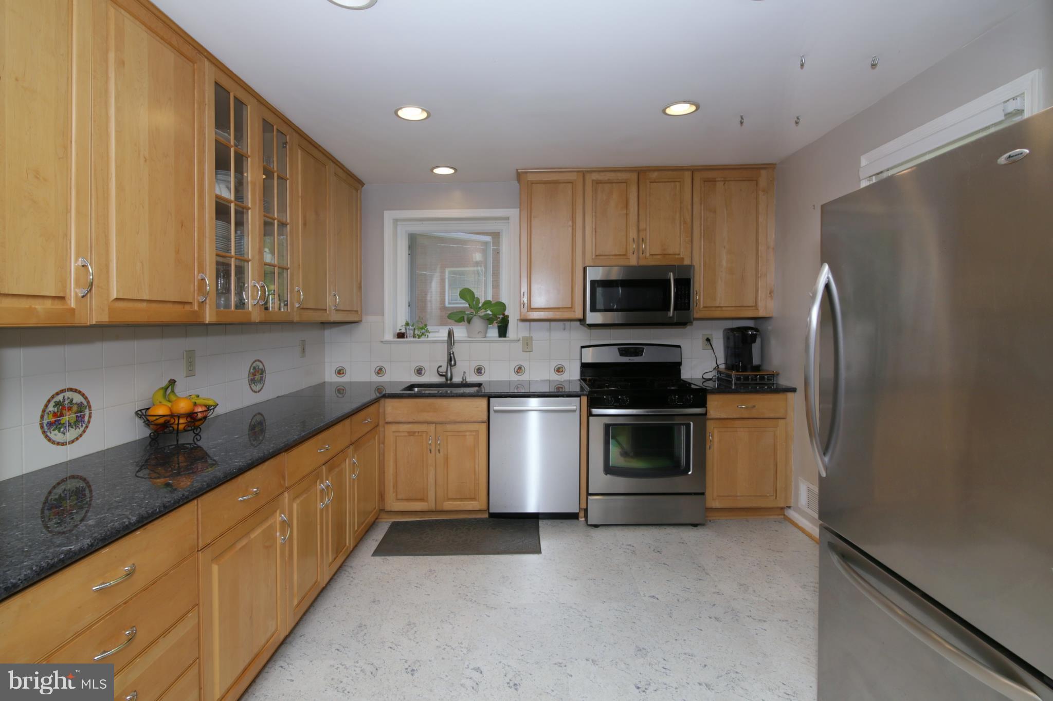 8837 Stark Road Annandale, VA 22003 - Photo 11 of 31 Kitchen