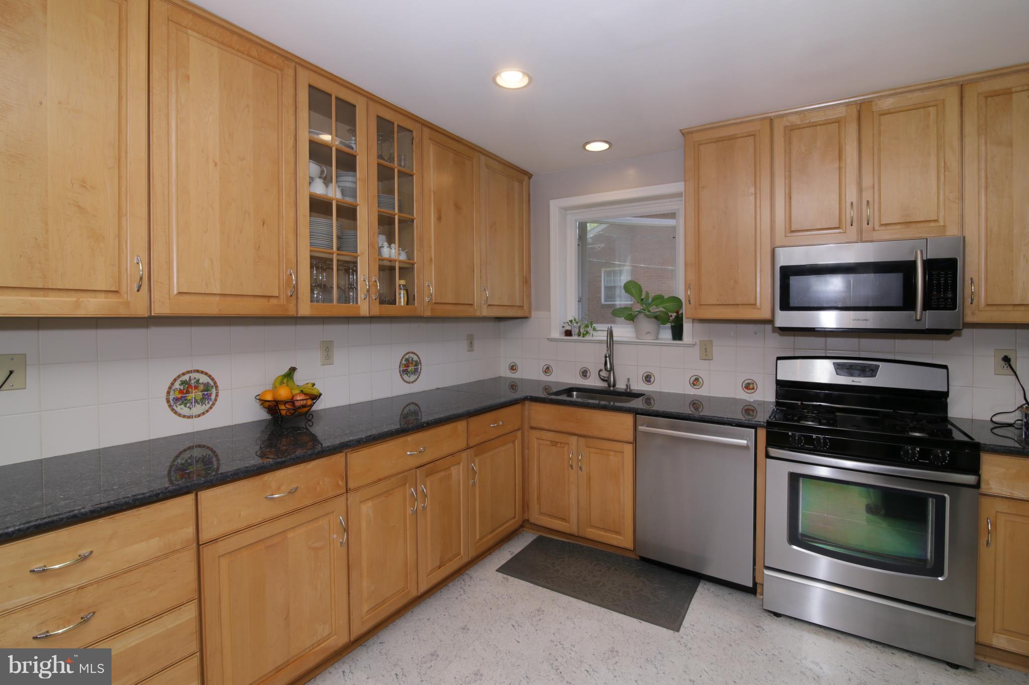 8837 Stark Road Annandale, VA 22003 - Photo 12 of 31 Kitchen