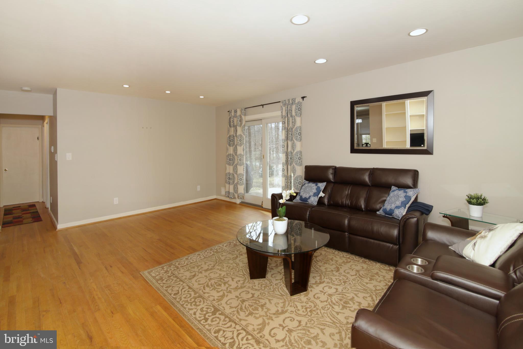 8837 Stark Road Annandale, VA 22003 - Photo 8 of 31 Living Room
