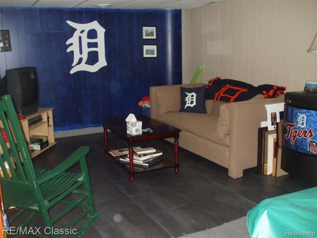 32710 Ridgefield Avenue Warren, MI 48088 - Photo 15 of 19 Full Finished Basement.