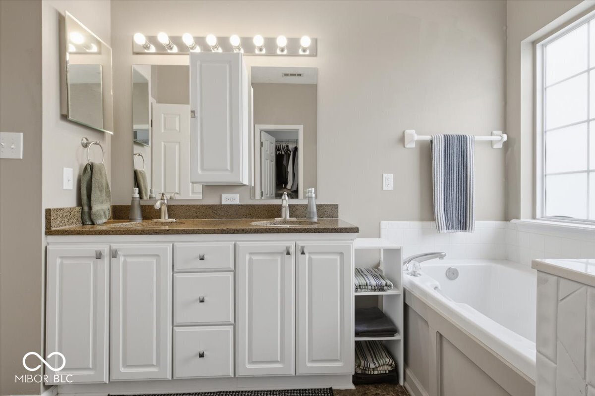 11190 Ruckle Street Carmel, IN 46032 - Photo 24 of 39 Gallery Image 24