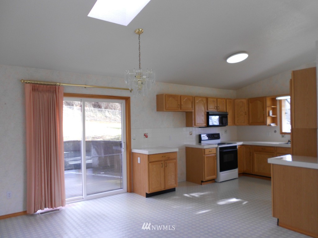 657 Mt Pleasant Road Kelso, WA 98626 - Photo 7 of 22 Gallery Image 7