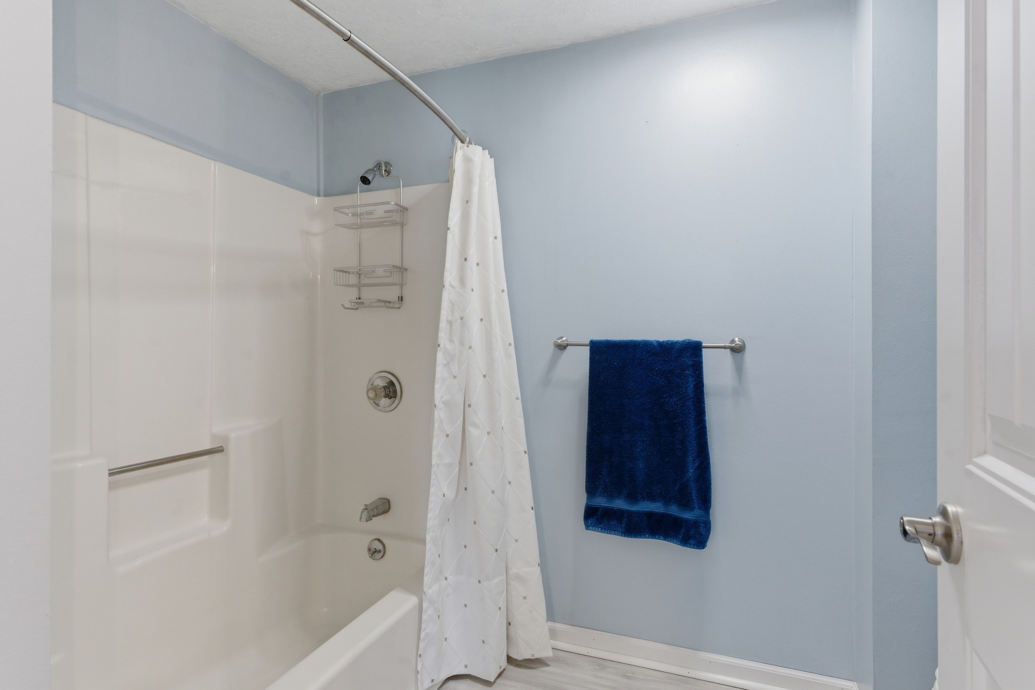 551 Mt Pleasant Road Kingston Springs, TN 37082 - Photo 39 of 68 a bathroom with a shower and a tub