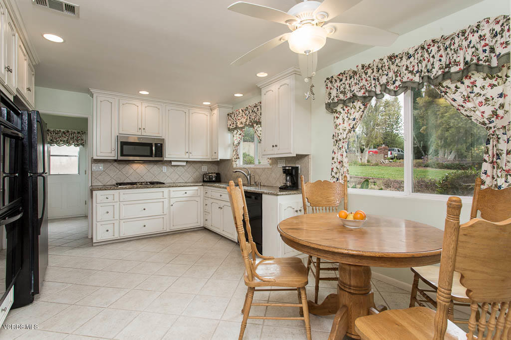 2688 Duval Road Camarillo, CA 93012 - Photo 4 of 45 01-2688 Duval Rd - HsHProd-14