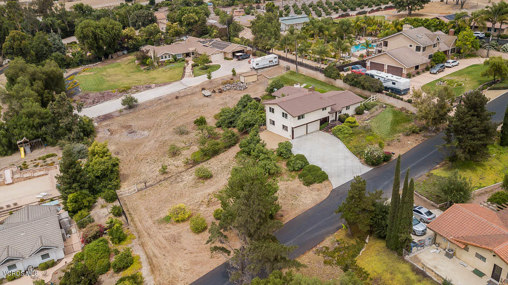 2688 Duval Road Camarillo, CA 93012 - Photo 38 of 45 2688 Duval Rd - HsHProd-32 (3)