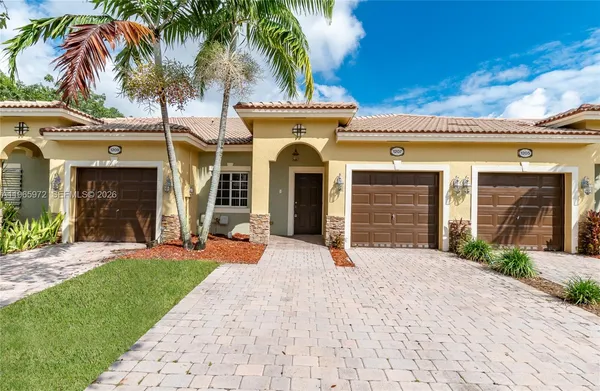 $2,100 | 1207 Northeast 32nd Terrace, Unit 1207, Homestead, FL 33033