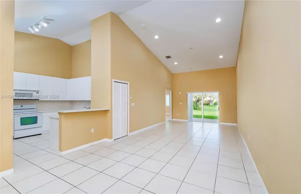 $2,100 | 1207 Northeast 32nd Terrace, Unit 1207, Homestead, FL 33033