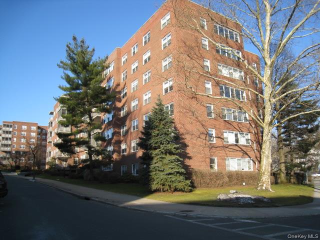 260 Garth Road, Unit 4G5 Scarsdale, NY 10583 - Photo 36 of 48 a view of a tall building
