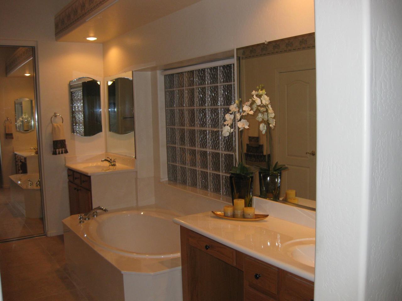 3281 East Kimball Road Gilbert, AZ 85297 - Photo 14 of 20 Master Bath