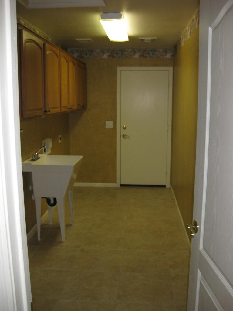 3281 East Kimball Road Gilbert, AZ 85297 - Photo 16 of 20 Laundry Room