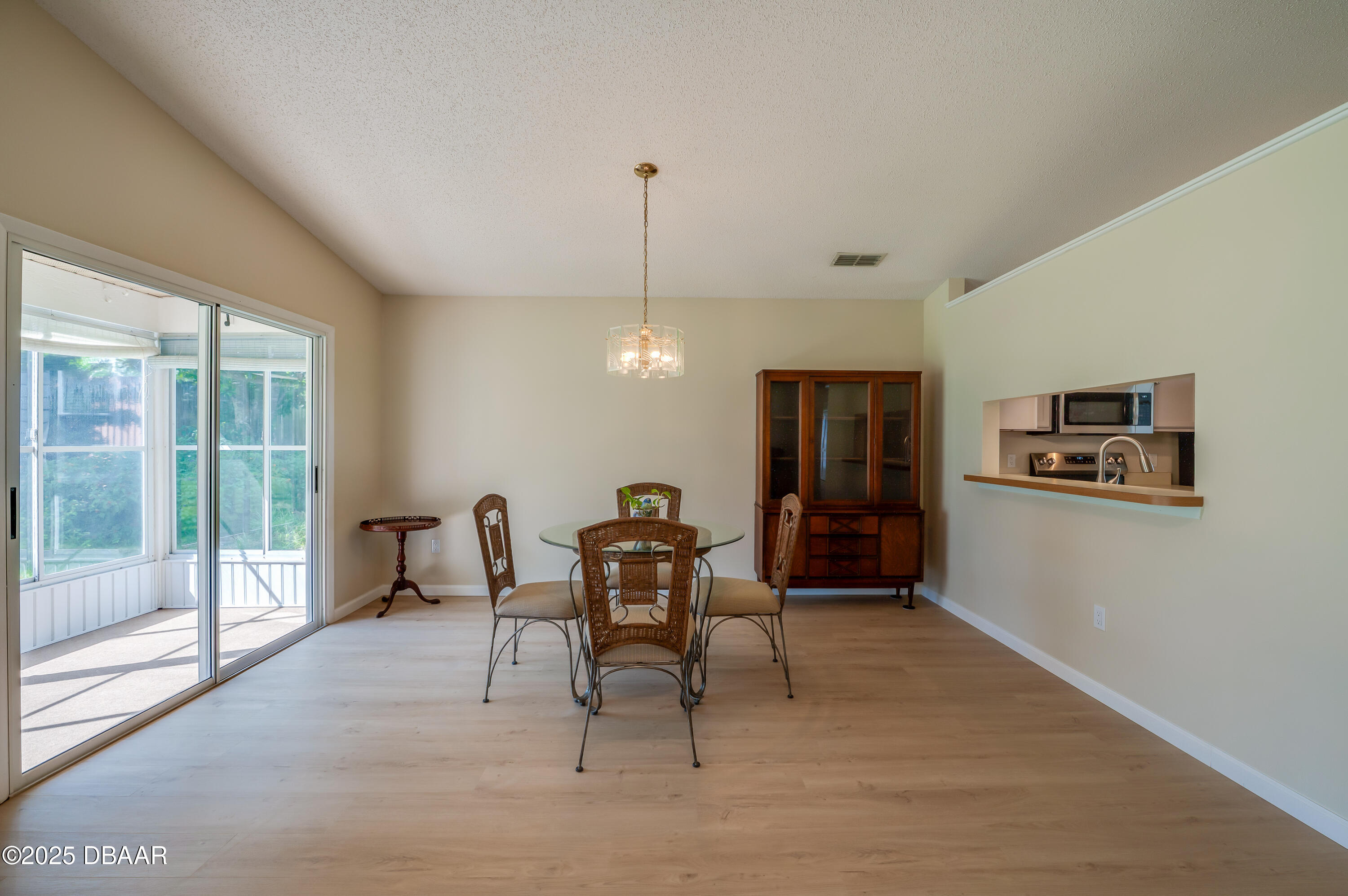 128 Crooked Pine Road Port Orange, FL 32128 - Photo 11 of 46 Dining area