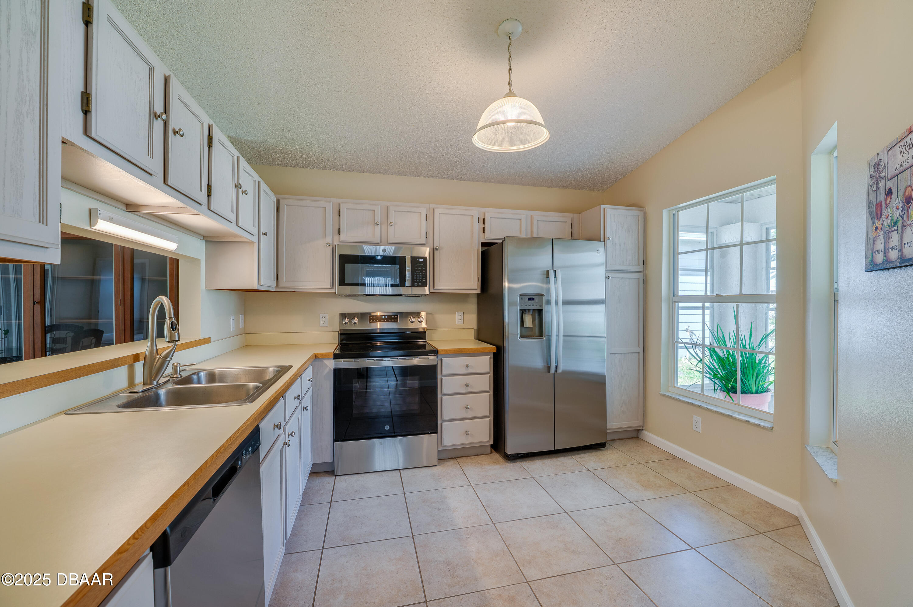 128 Crooked Pine Road Port Orange, FL 32128 - Photo 8 of 46 Eat-in kitchen
