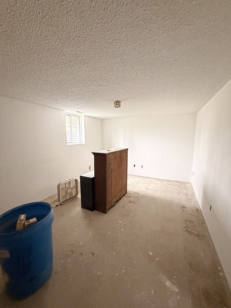 1599 East 2700 North Road Clifton, IL 60927 - Photo 26 of 26 a view of an empty room