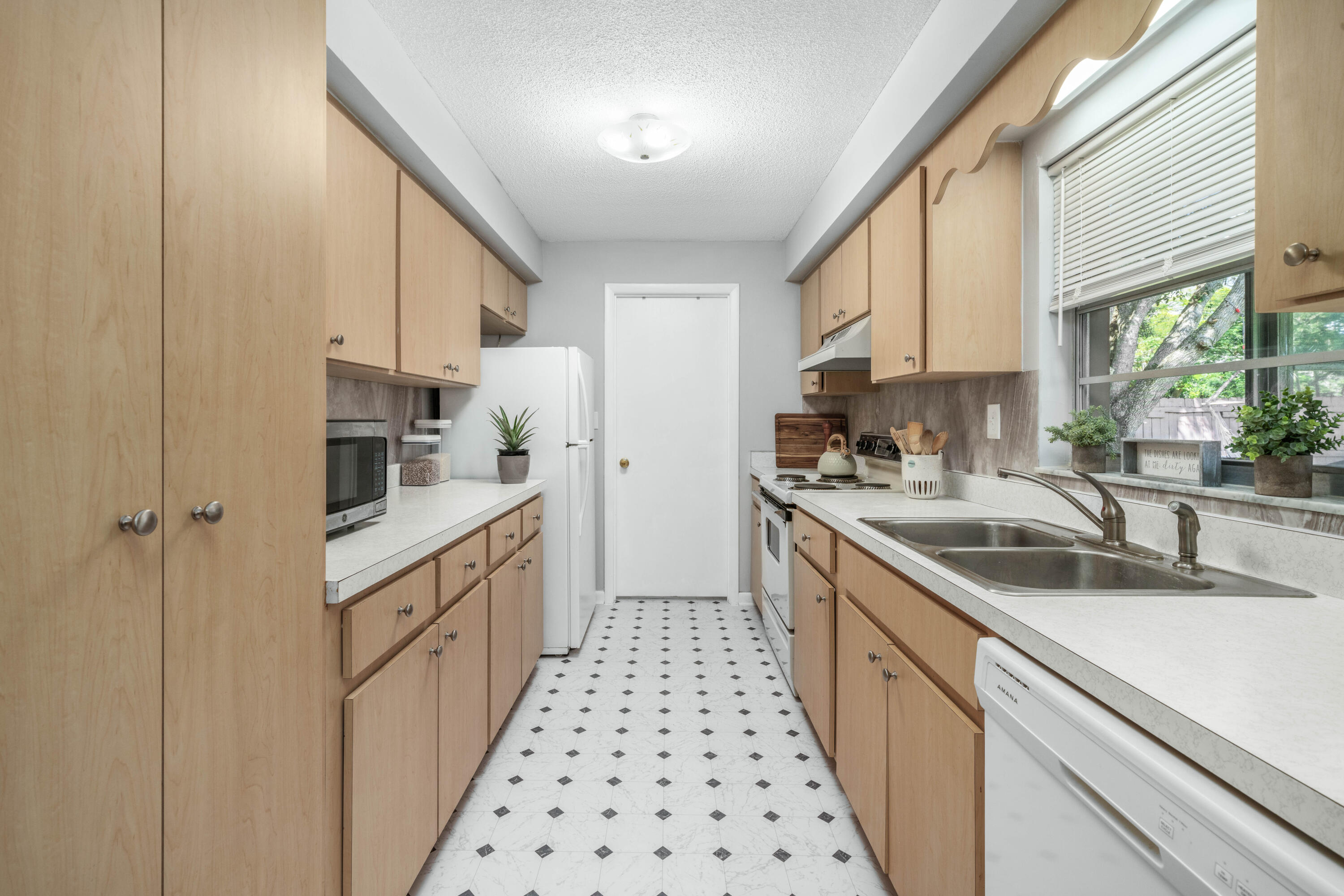 251 Grape Road Northwest Lake Placid, FL 33852 - Photo 12 of 24 interior - kitchen - 1