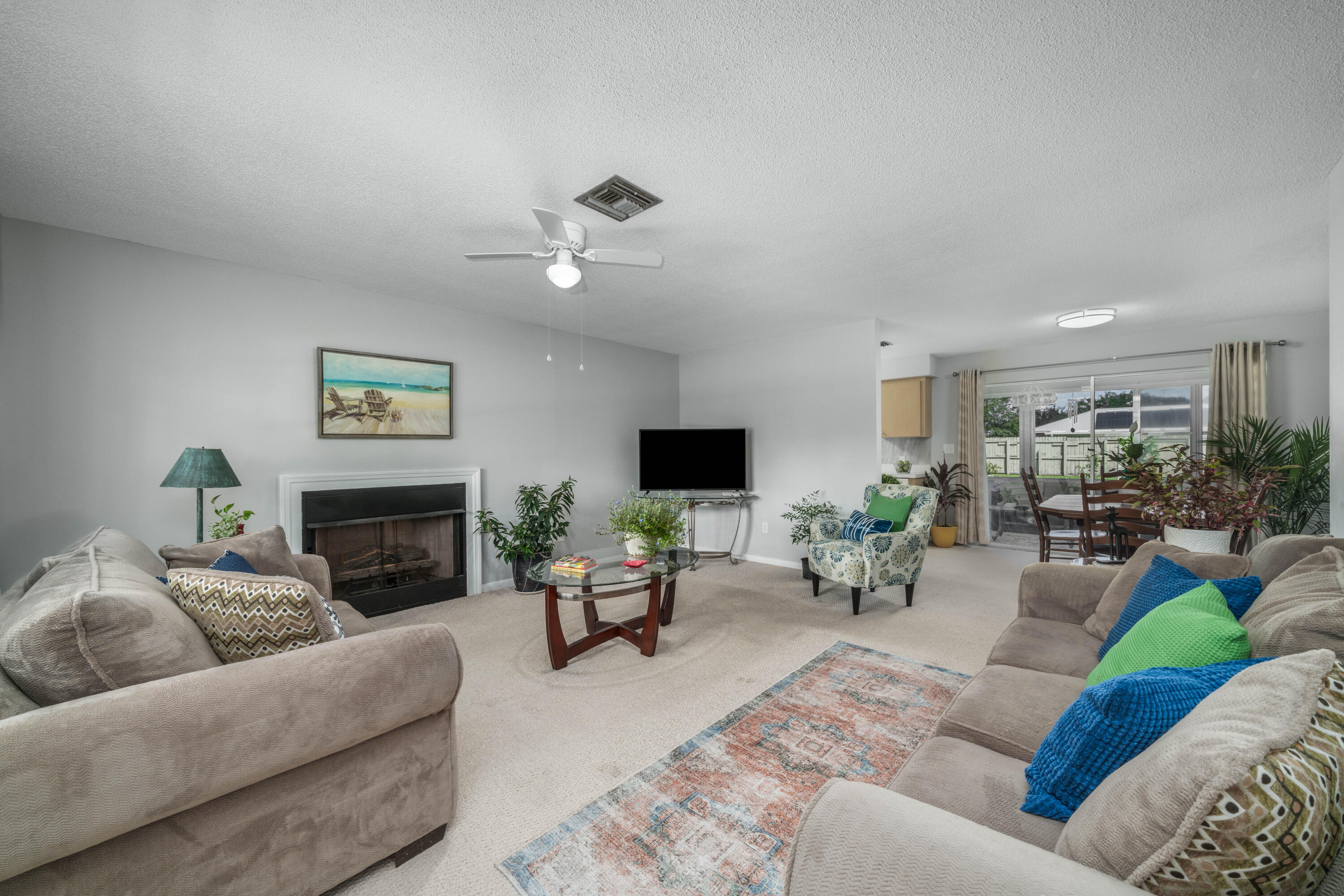 251 Grape Road Northwest Lake Placid, FL 33852 - Photo 10 of 24 interior - living room - 2