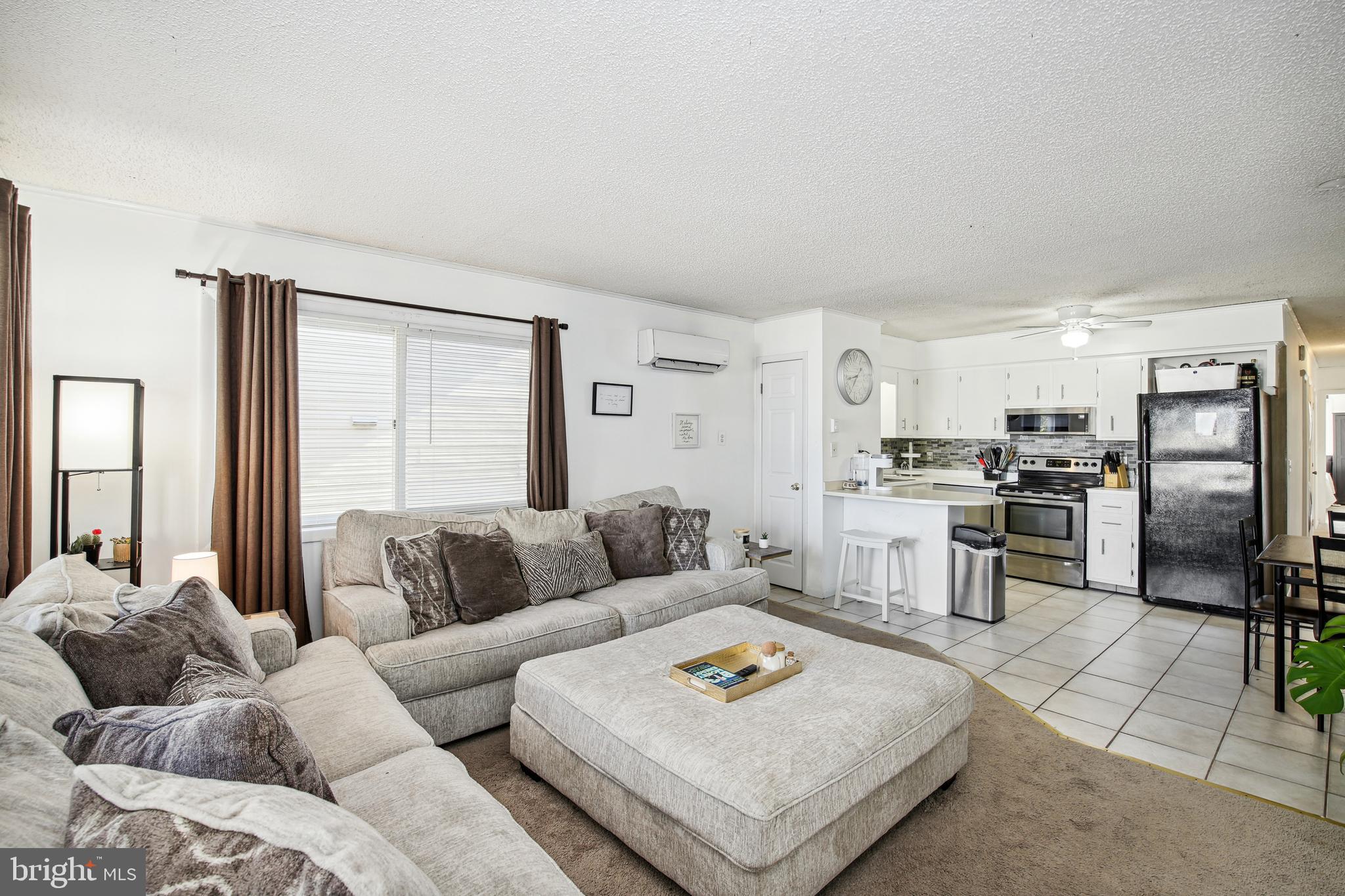 2803 Gull Way, Unit B01 Ocean City, MD 21842 - Photo 15 of 56 Lovely Living Room