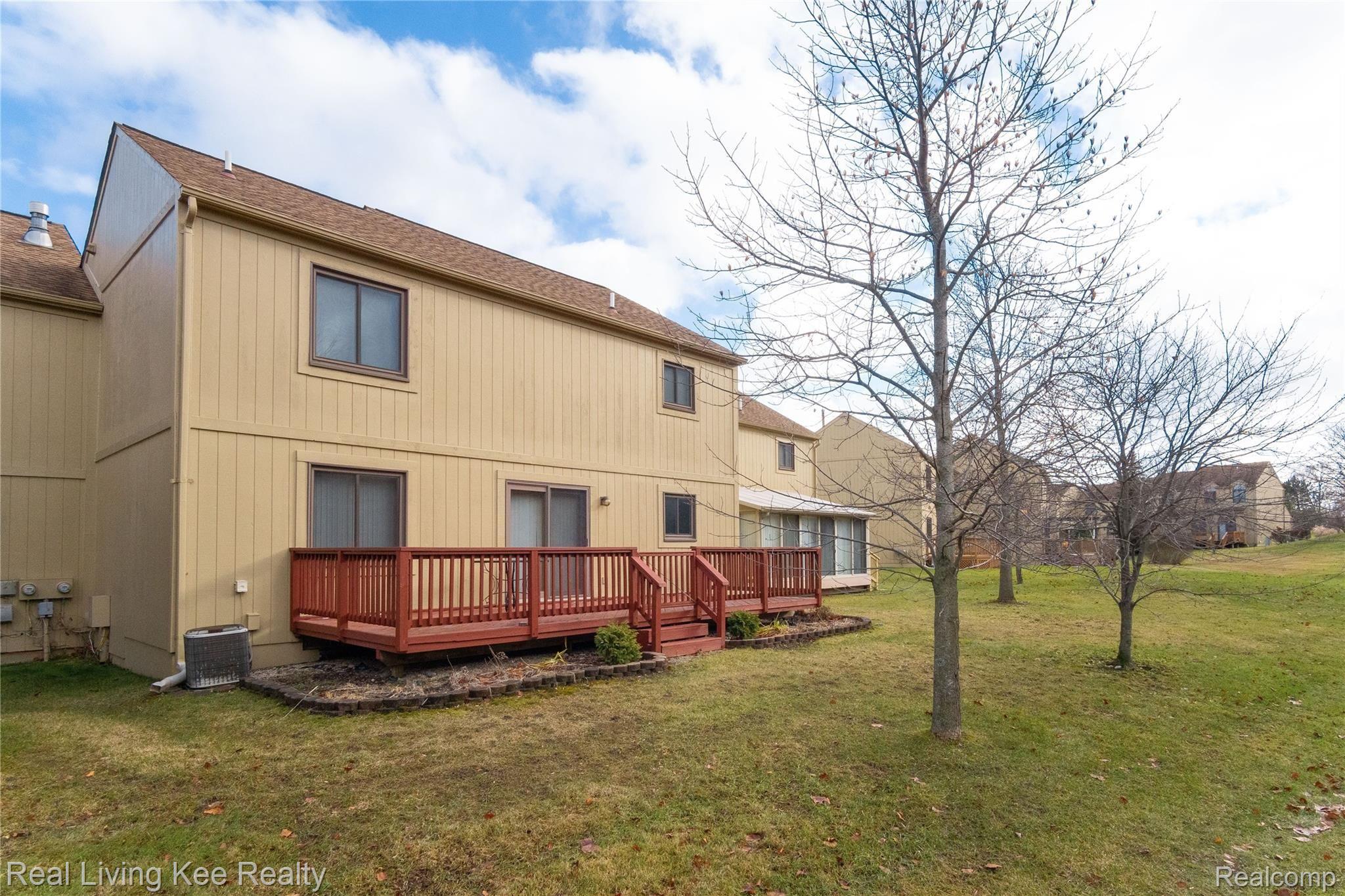 2200 Rochelle Park Drive Rochester, MI 48309 - Photo 49 of 49 Exteriors (7 of 11).jpg